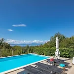 别墅 Irma With Heated Pool By Aneo Travel *