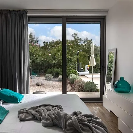 Irma With Heated Pool By Aneo Travel Villa Sveti Vid-Miholjice