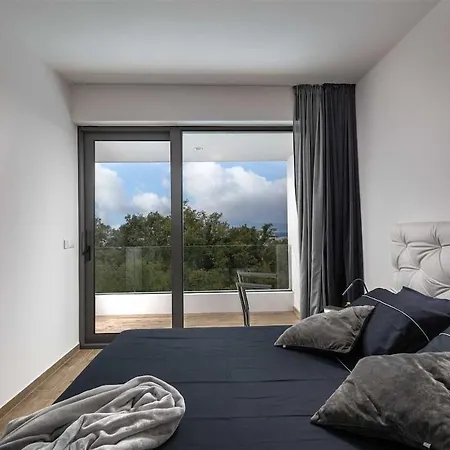Irma With Heated Pool By Aneo Travel Sveti Vid-Miholjice