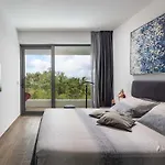 Irma With Heated Pool By Aneo Travel