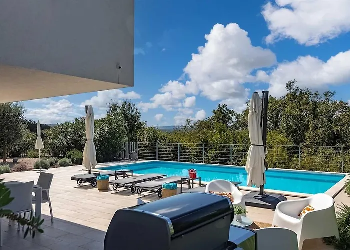 Villa Irma With Heated Pool By Aneo Travel Sveti Vid-Miholjice