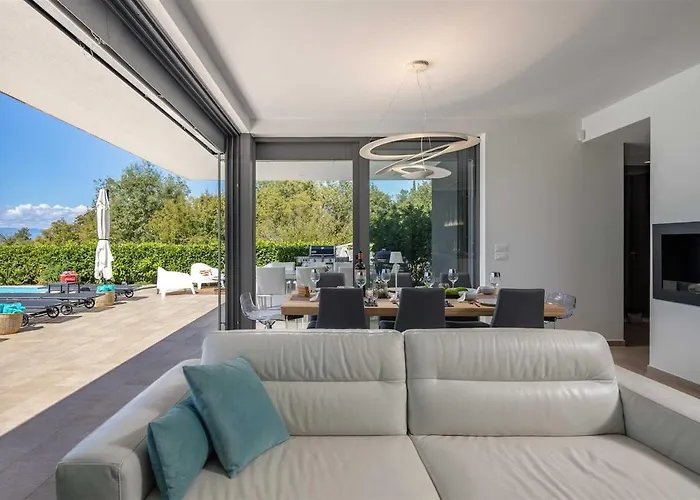 Irma With Heated Pool By Aneo Travel Sveti Vid-Miholjice