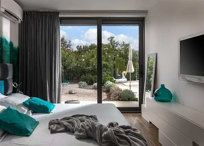 Irma With Heated Pool By Aneo Travel Villa Sveti Vid-Miholjice