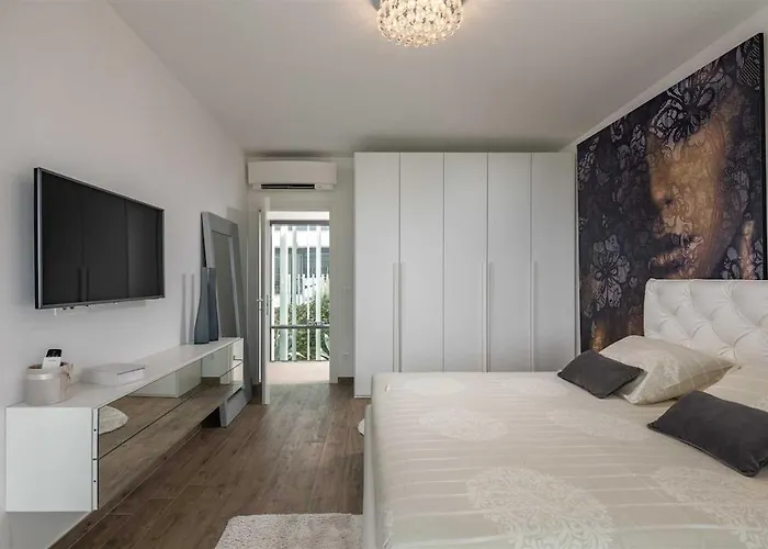 Irma With Heated Pool By Aneo Travel Sveti Vid-Miholjice
